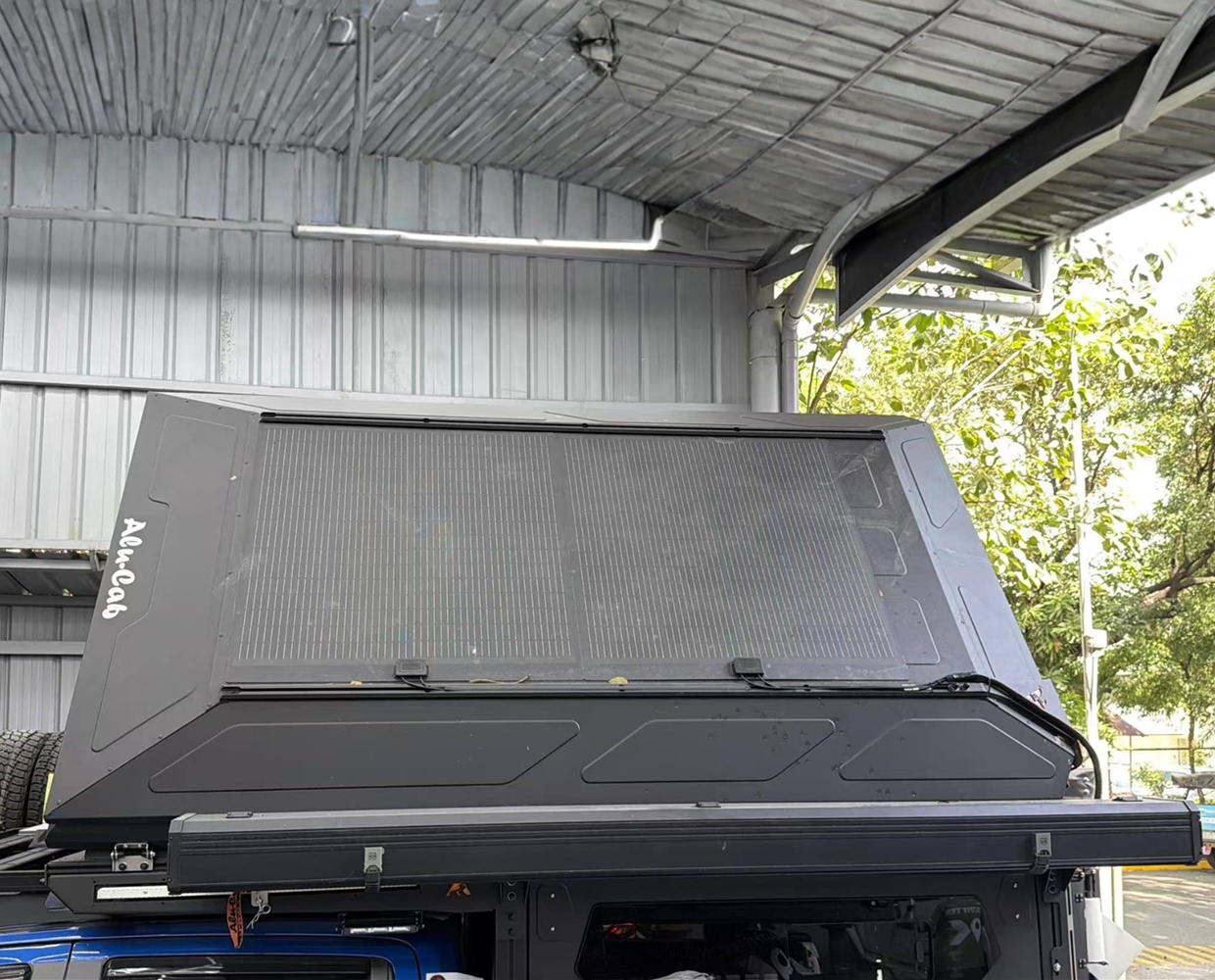Alu-Cab RT-4S Rooftop Tent Lensun 300W(2x150w) Flexible Solar Panel