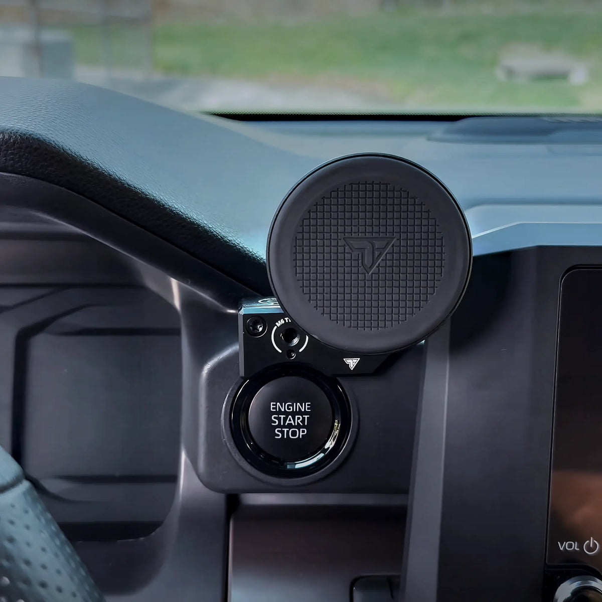 2024+ Toyota Tacoma (8" Screen ONLY) & 2025+ 4Runner LINK™ Dash Clip with 20mm Metal Ball & Dovetail